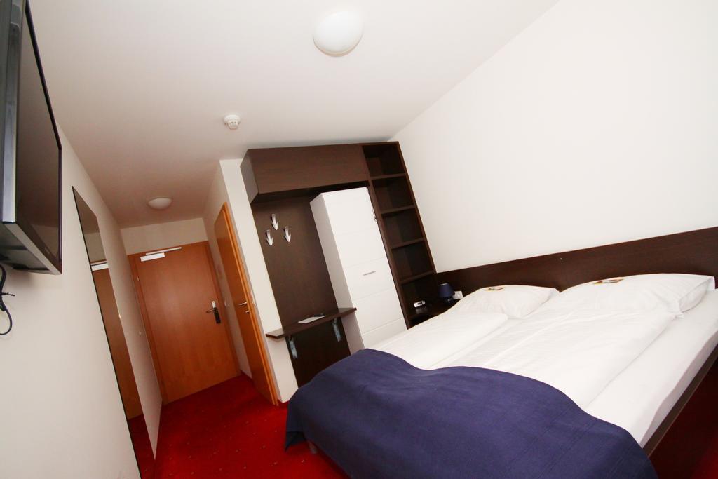 Hotel-Gasthof Restaurant Murblick Юденбург Екстериор снимка