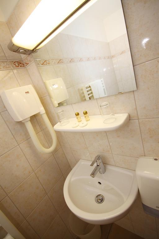 Hotel-Gasthof Restaurant Murblick Юденбург Стая снимка